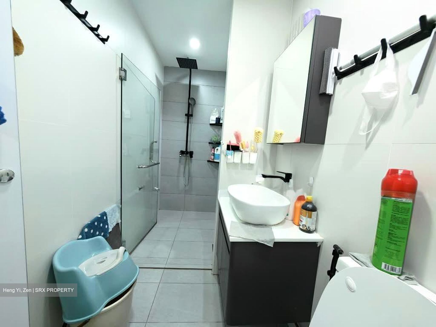 Onan Road (D15), Terrace #629724021